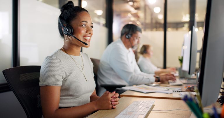 Employee in customer service with a headset
